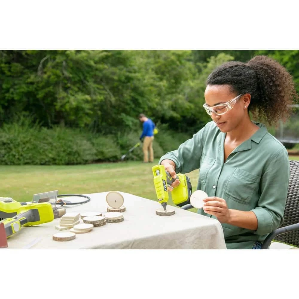 RYOBI ONE+ 18V Cordless Full Size Glue Gun (Tool-Only) with 3 General Purpose Glue Sticks 7 RYOBI ONE+ 18V Cordless Full Size Glue Gun (Tool-Only) with 3 General Purpose Glue Sticks - Image 7
