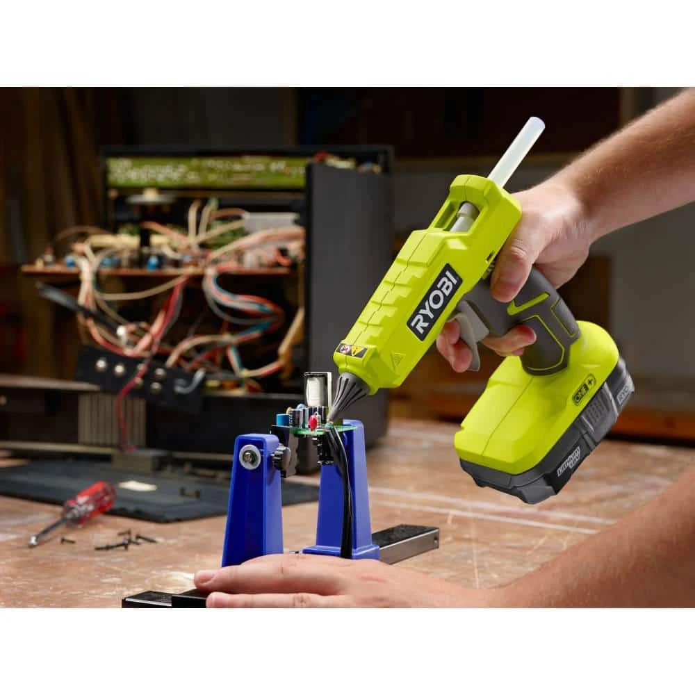 RYOBI ONE+ 18V Cordless Full Size Glue Gun (Tool-Only) with 3 General Purpose Glue Sticks 5 RYOBI ONE+ 18V Cordless Full Size Glue Gun (Tool-Only) with 3 General Purpose Glue Sticks - Image 5
